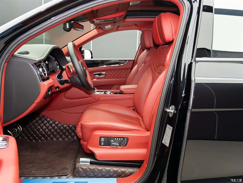 Bentley Bentayga, 2022 8