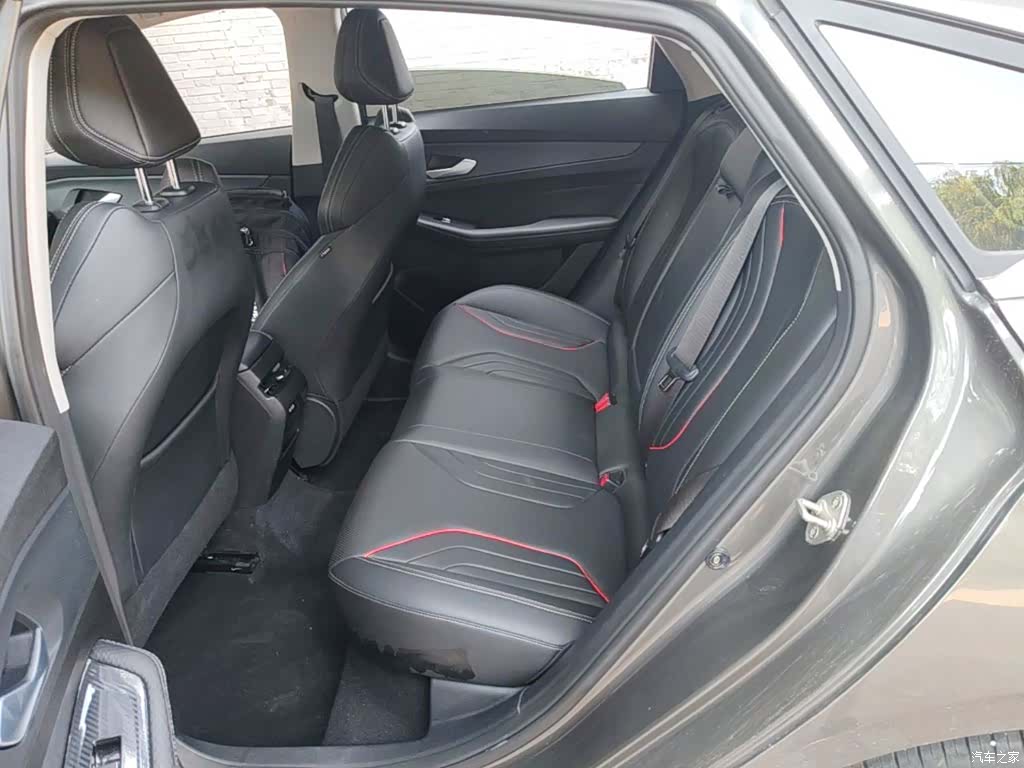 Geely Binray, 2023 17