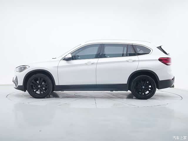 BMW X1, 2021 все фото