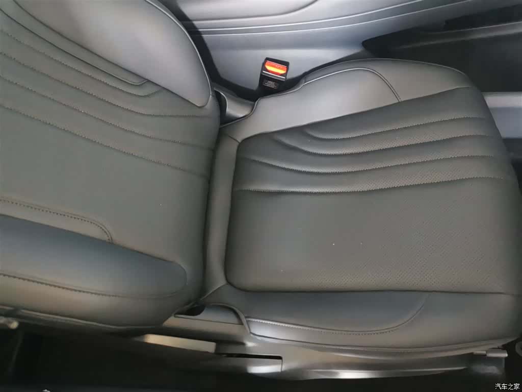Geely Galaxy E5, 2026 25