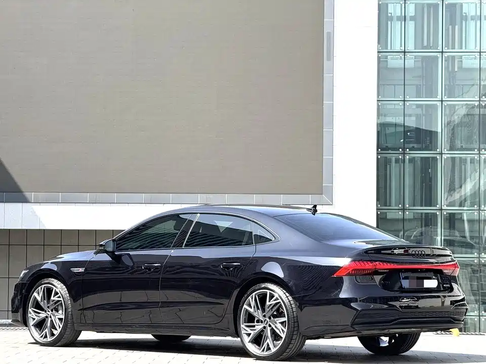 Audi A7L