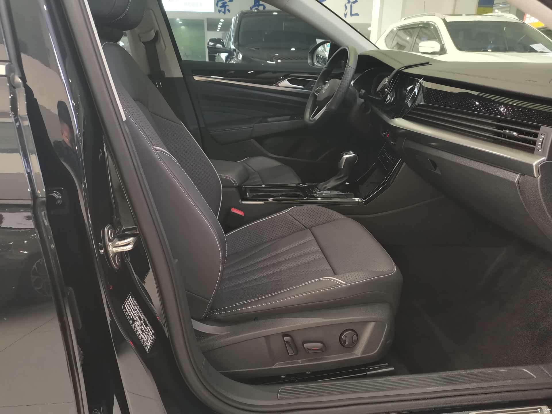 Volkswagen Passat, 2024 4
