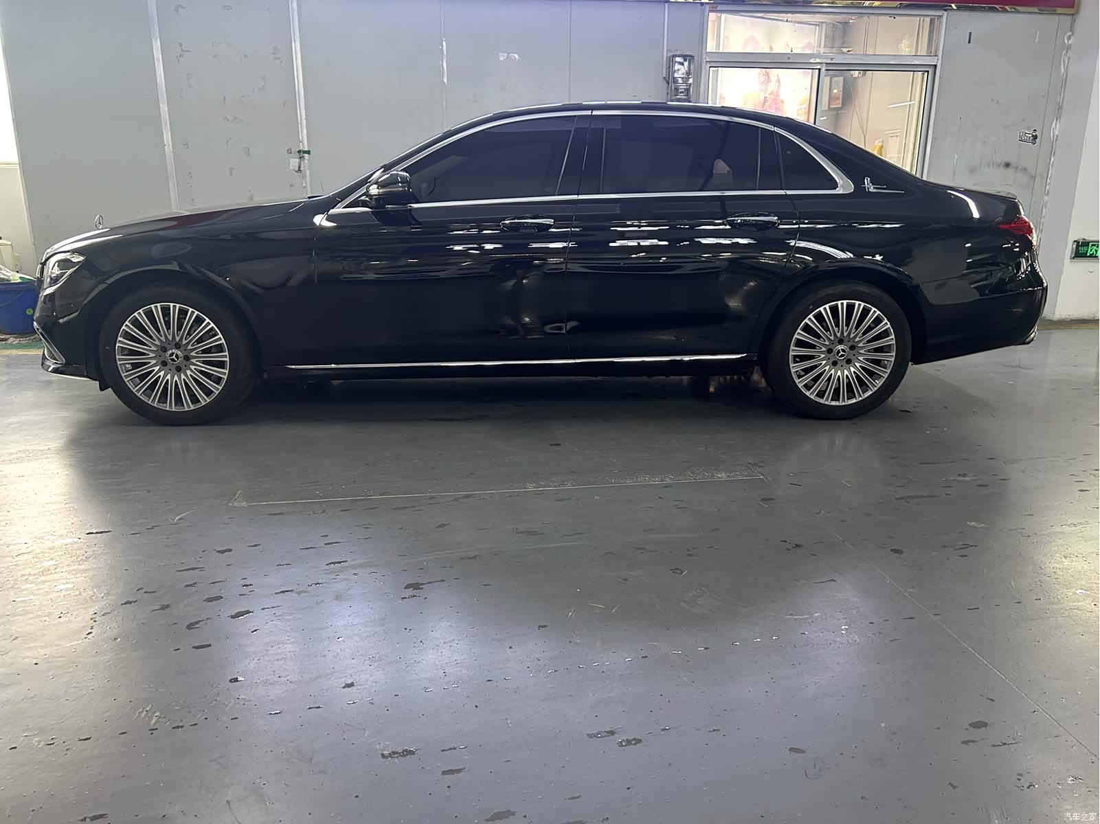 Mercedes-Benz E-Class, 2023 11