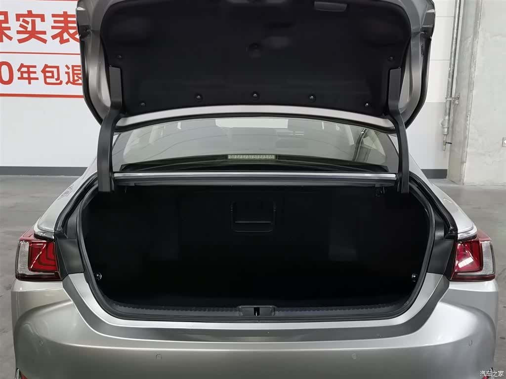 Lexus ES, 2019 16