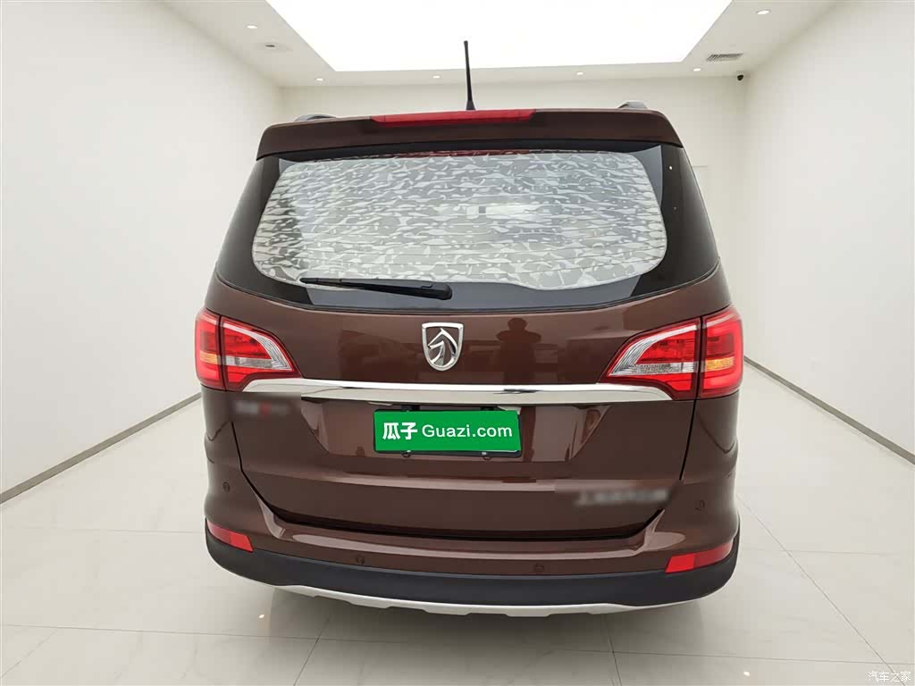 Wuling 730, 2017 6
