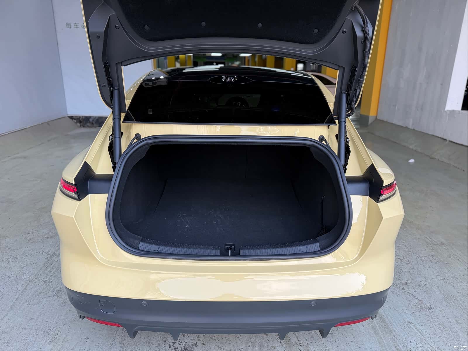 NIO ET5, 2023 19