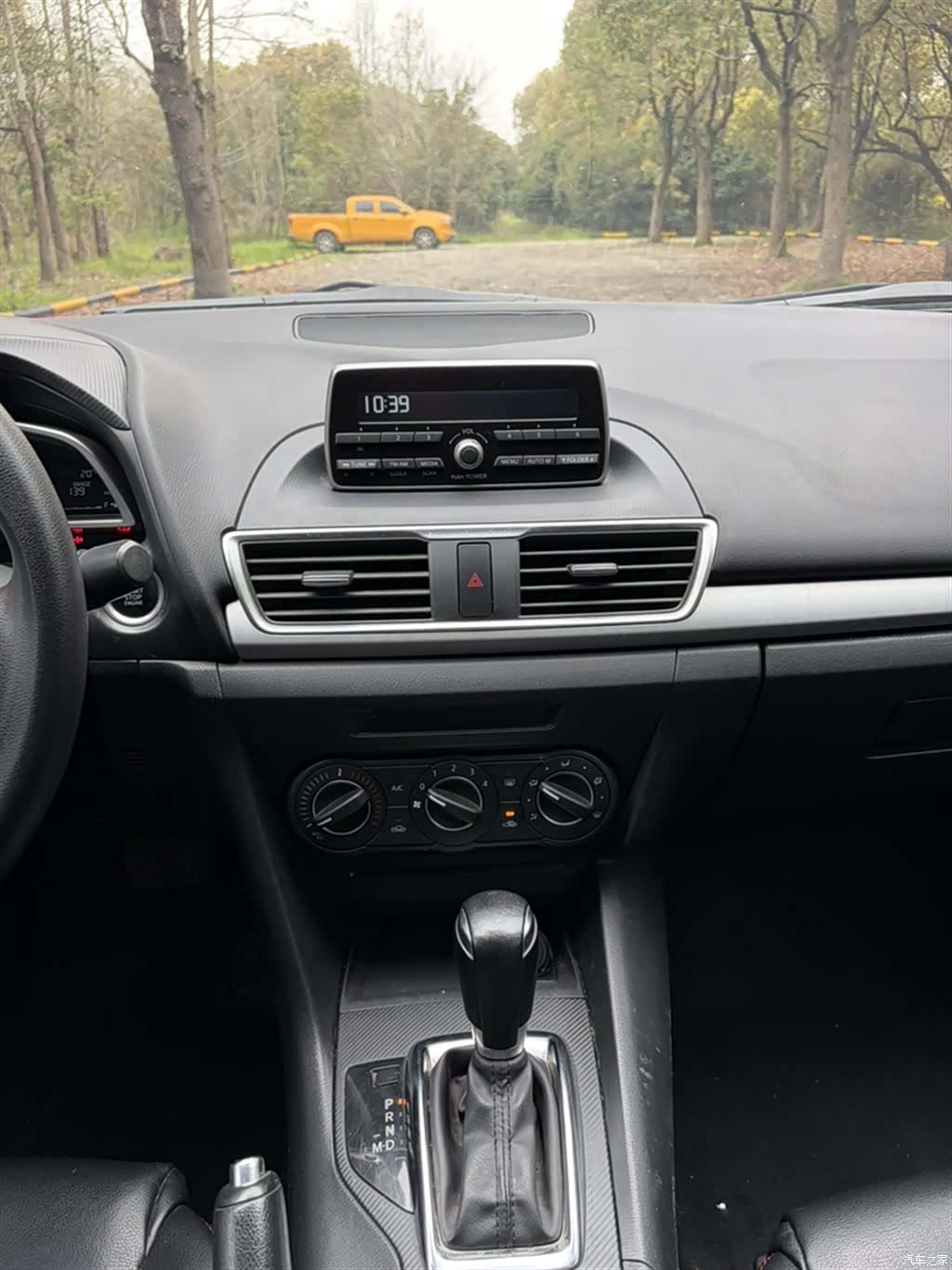 Mazda Mazda3, 2015 14