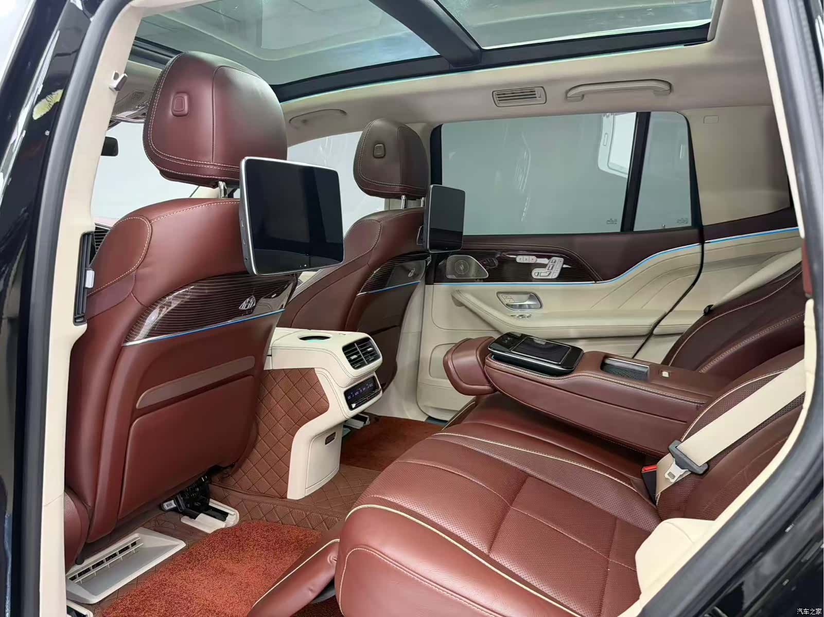 Maybach GLS, 2022 6