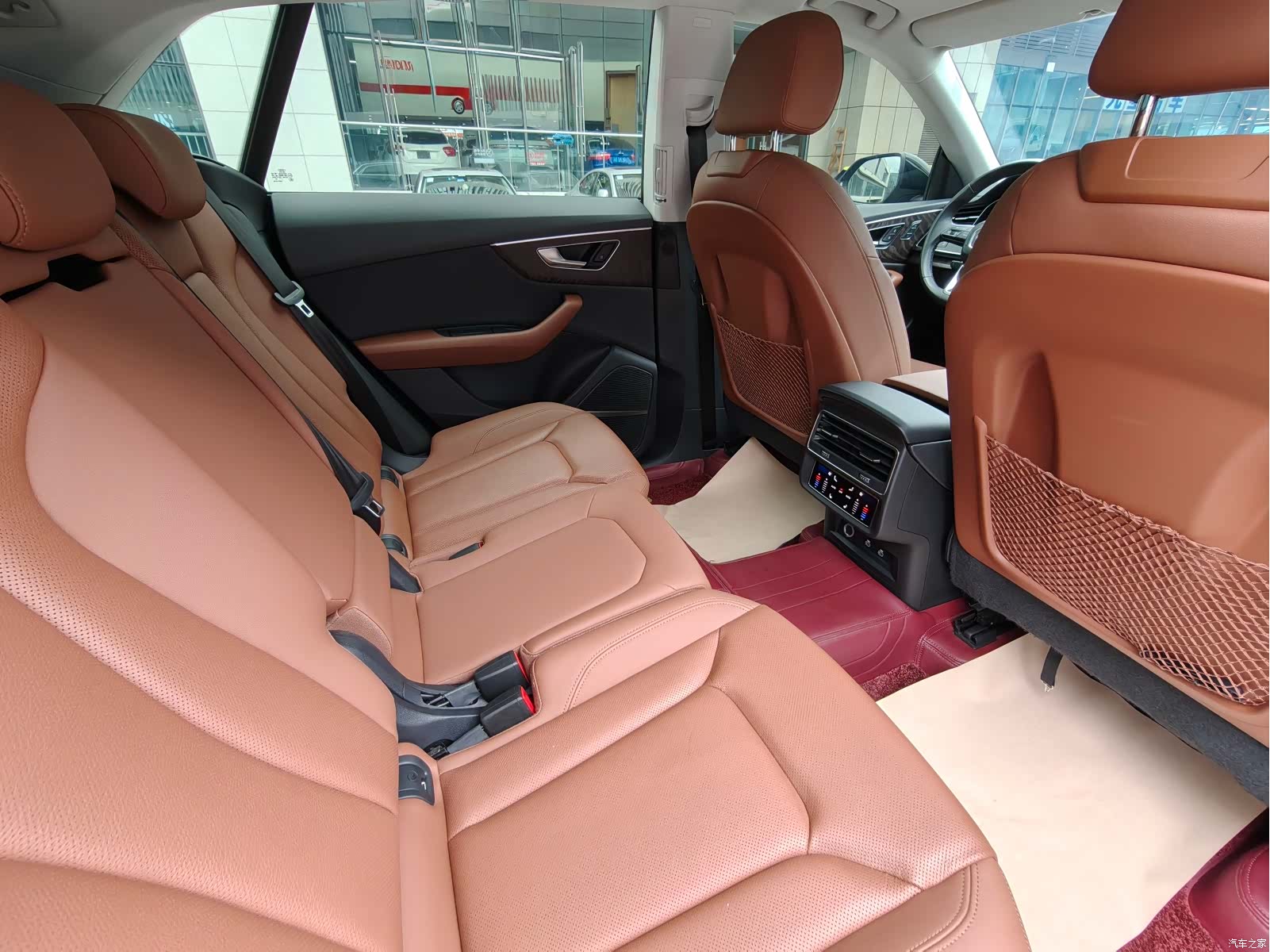 Audi Q8, 2023 7