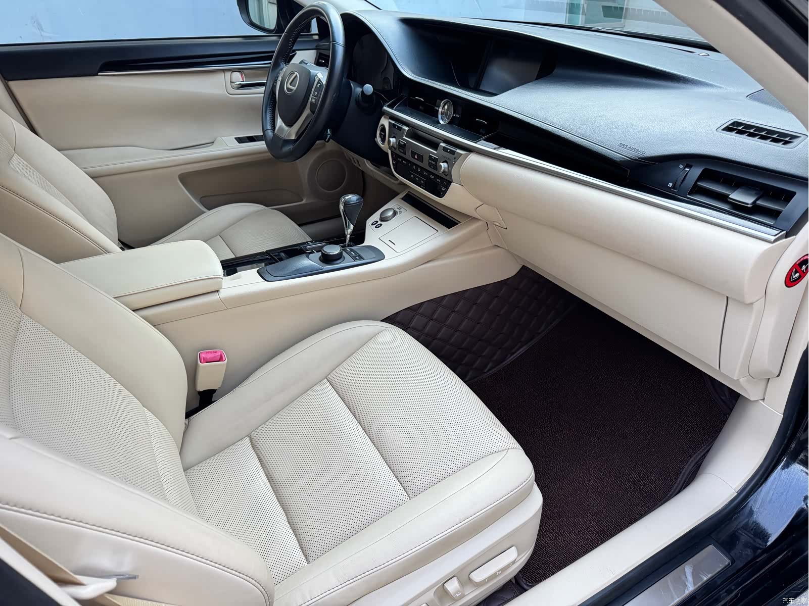 Lexus ES, 2015 13