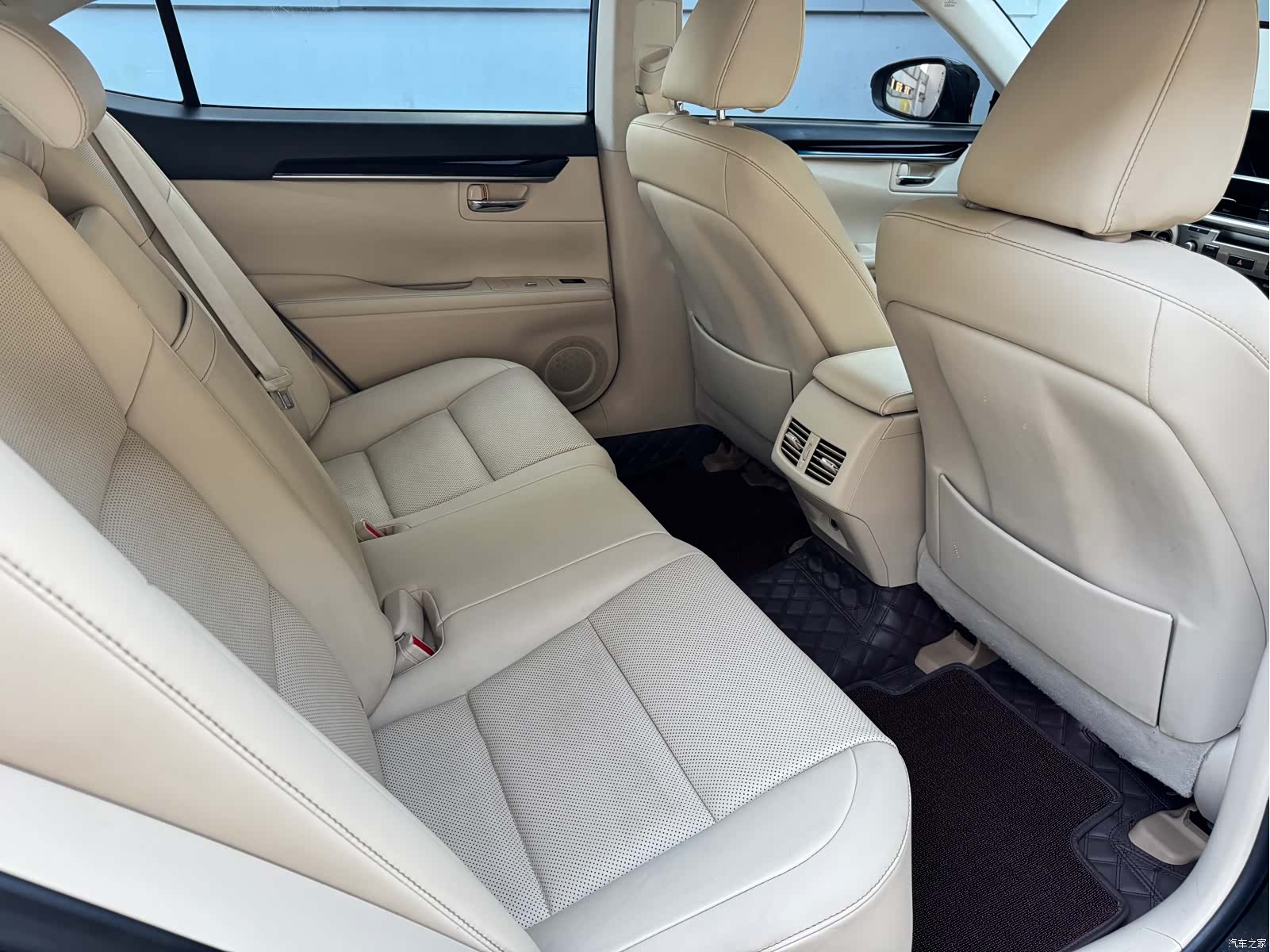 Lexus ES, 2015 14