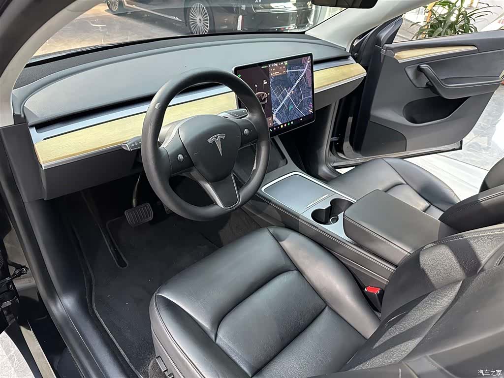 Tesla Model Y, 2021 6