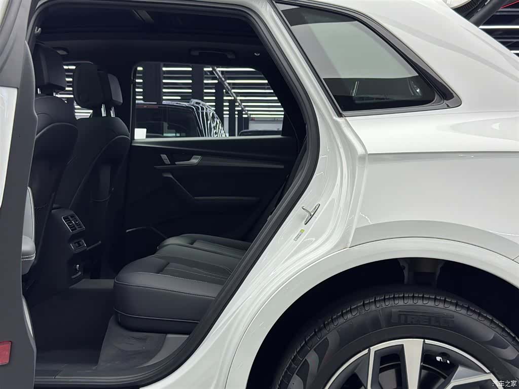 Audi Q5L, 2023 8