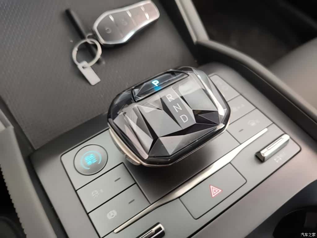 BYD Qin, 2025 10