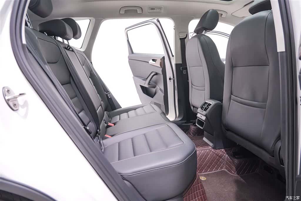 Volkswagen Tharu, 2022 21