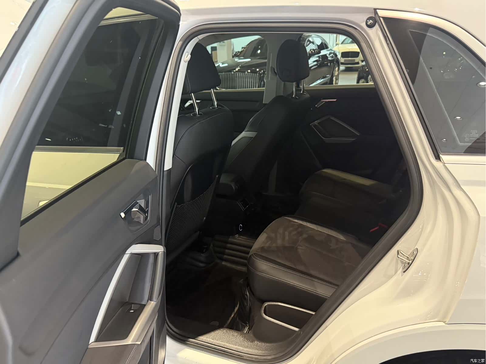 Audi Q3, 2022 8