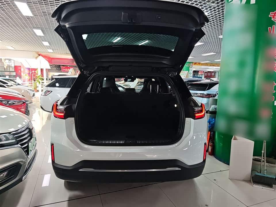 NIO ES6