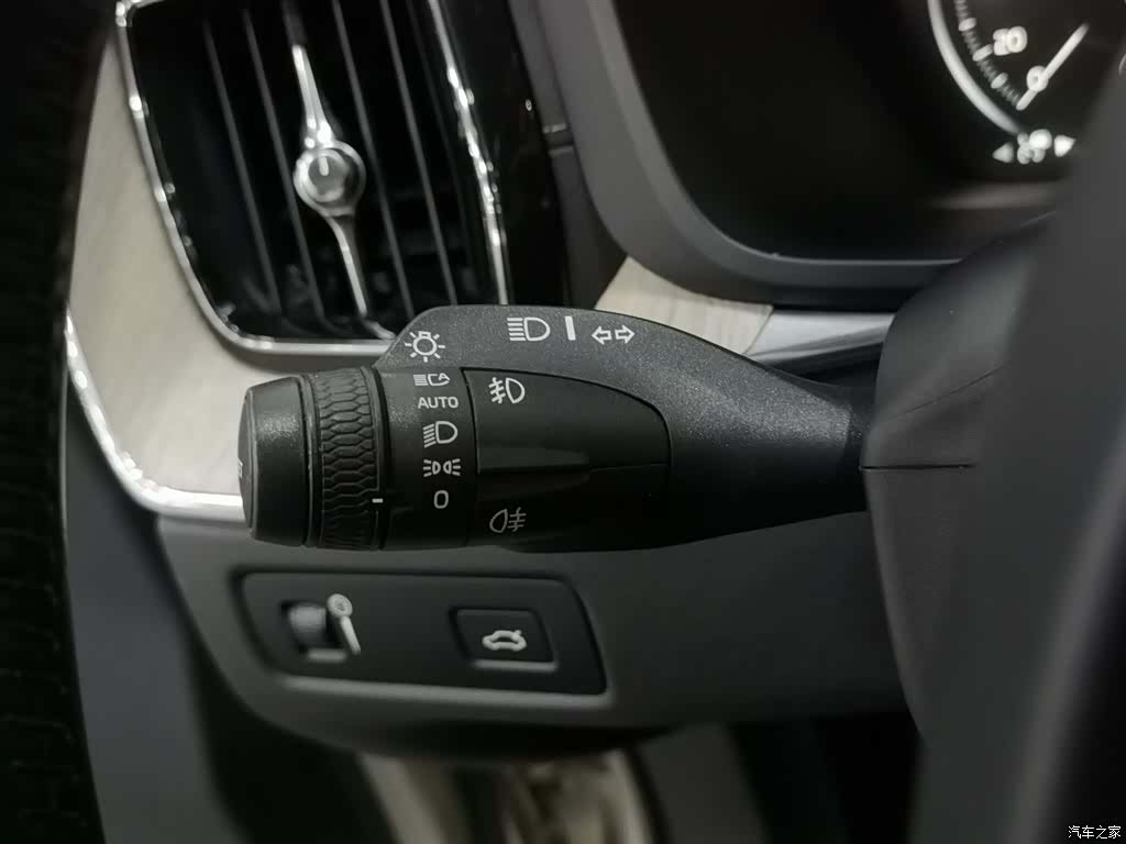 Volvo XC60, 2018 21