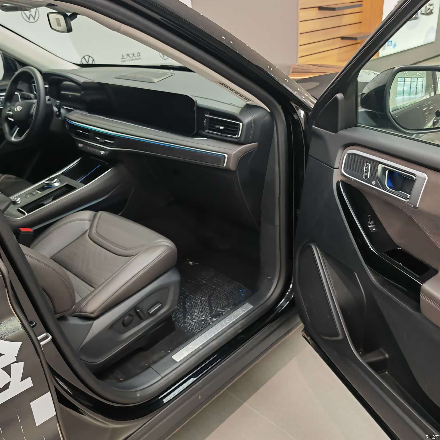 Ford Explorer, 2025 4