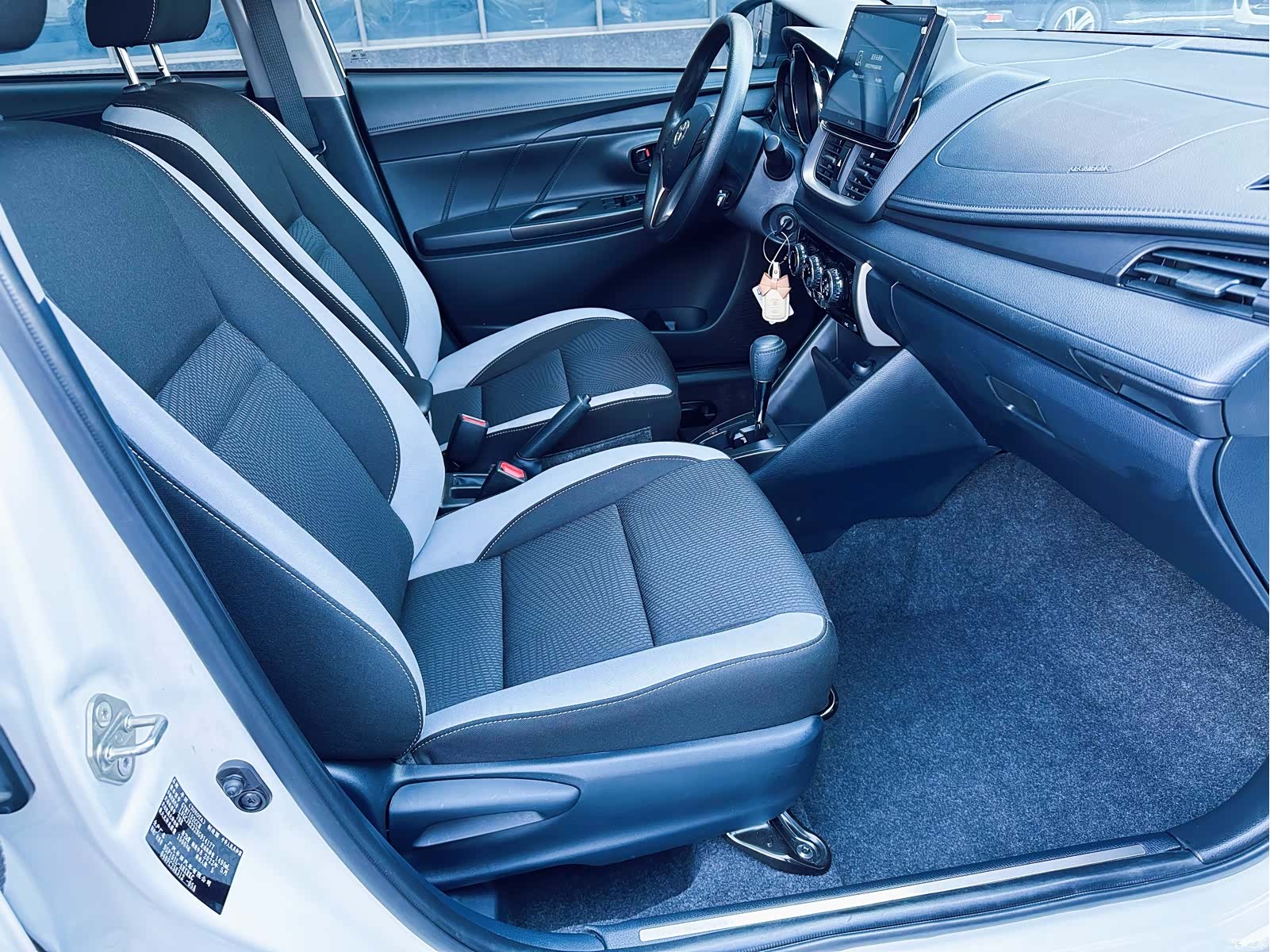 Toyota YARiS L, 2022 9