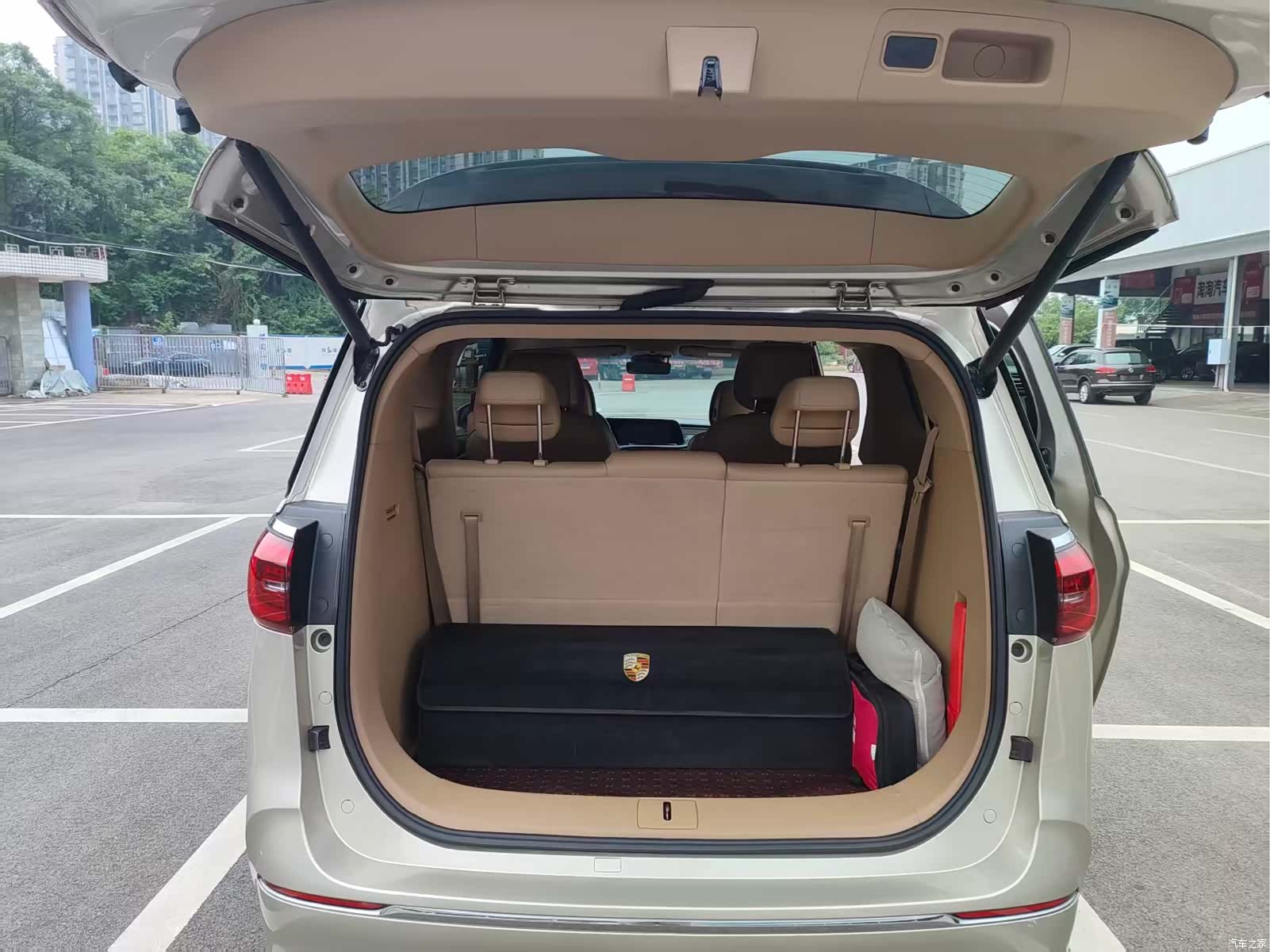 Buick GL8, 2020 9