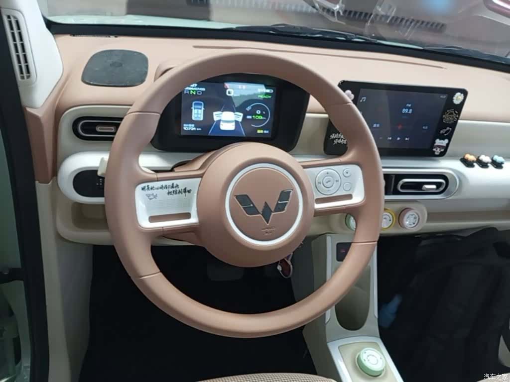 Wuling MINIEV, 2025 11