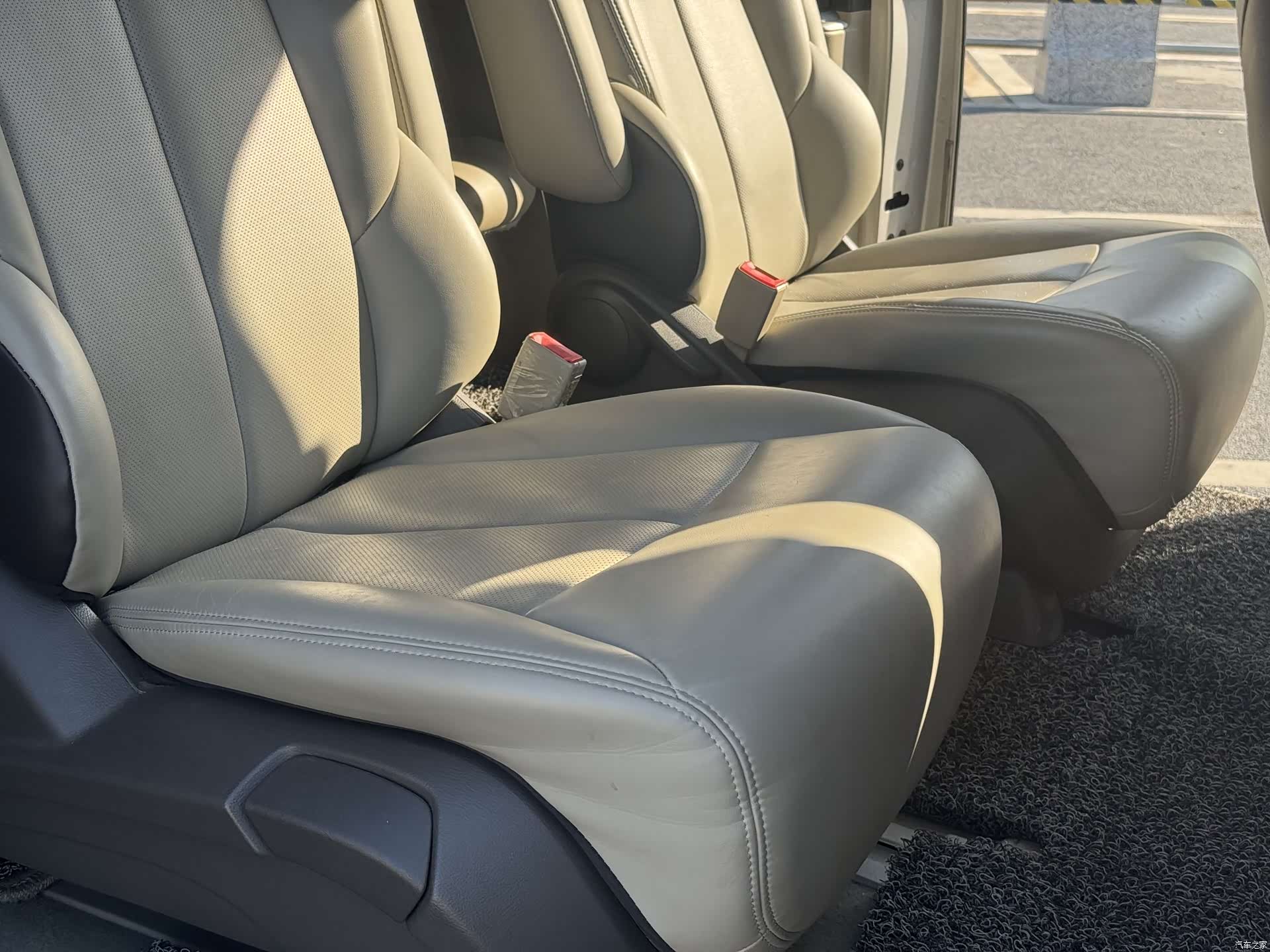 Buick GL8, 2011 17