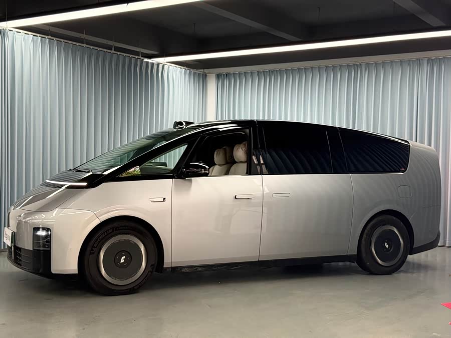 Li Auto MEGA 2024, фото 3