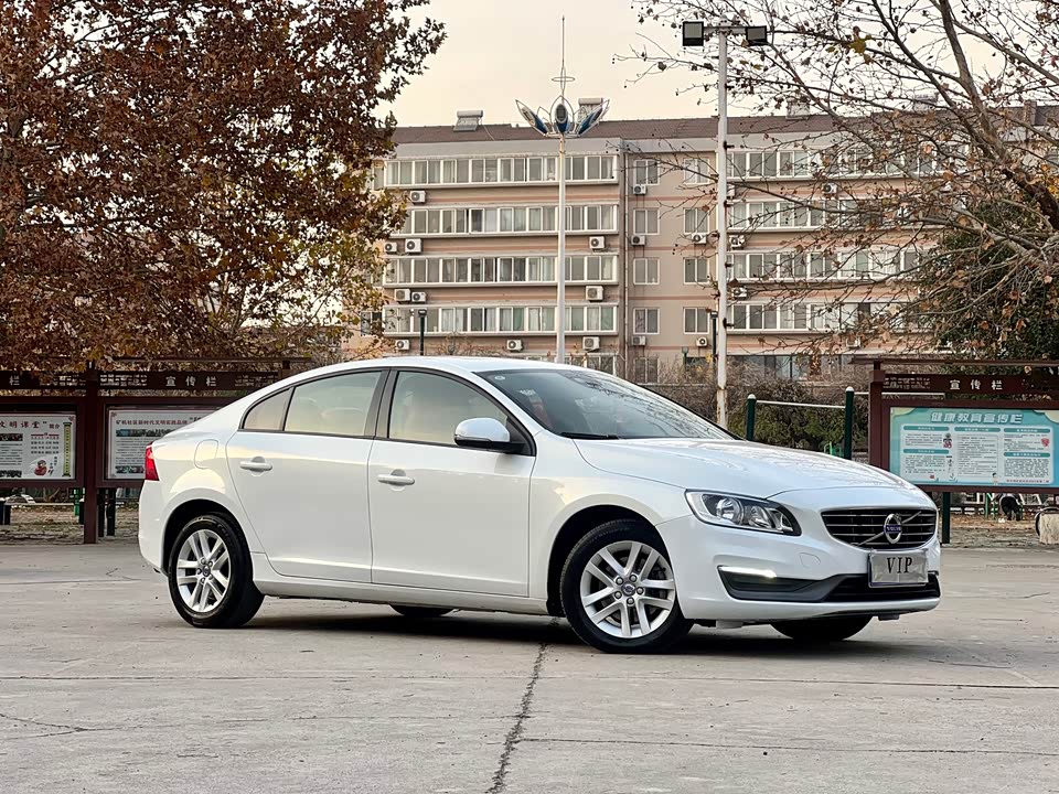 Volvo S60