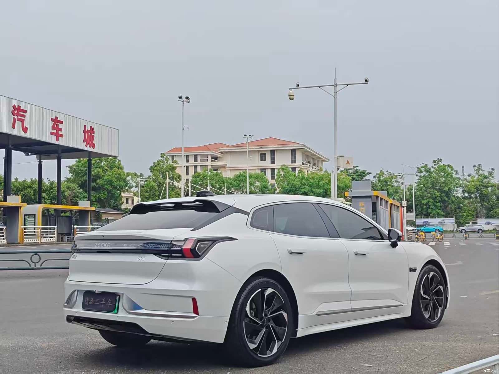 Zeekr 001, 2022 9