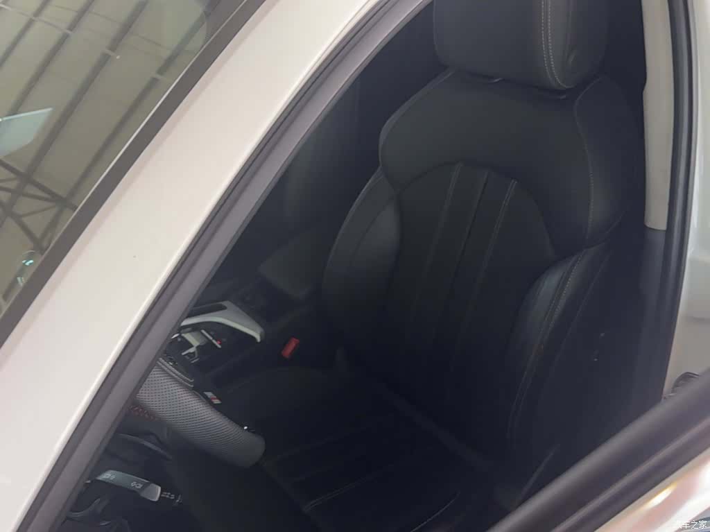 Audi A4L, 2021 8