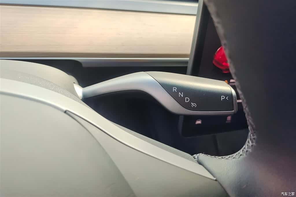 Tesla Model Y, 2023 16