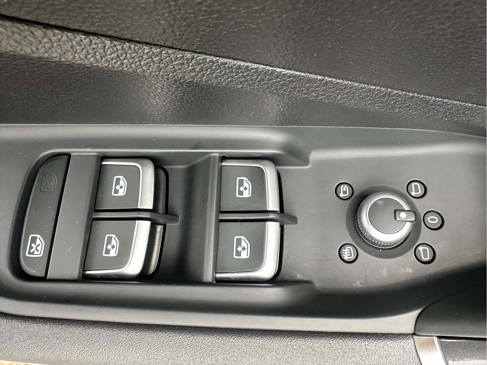 Audi Q2L, 2023 10