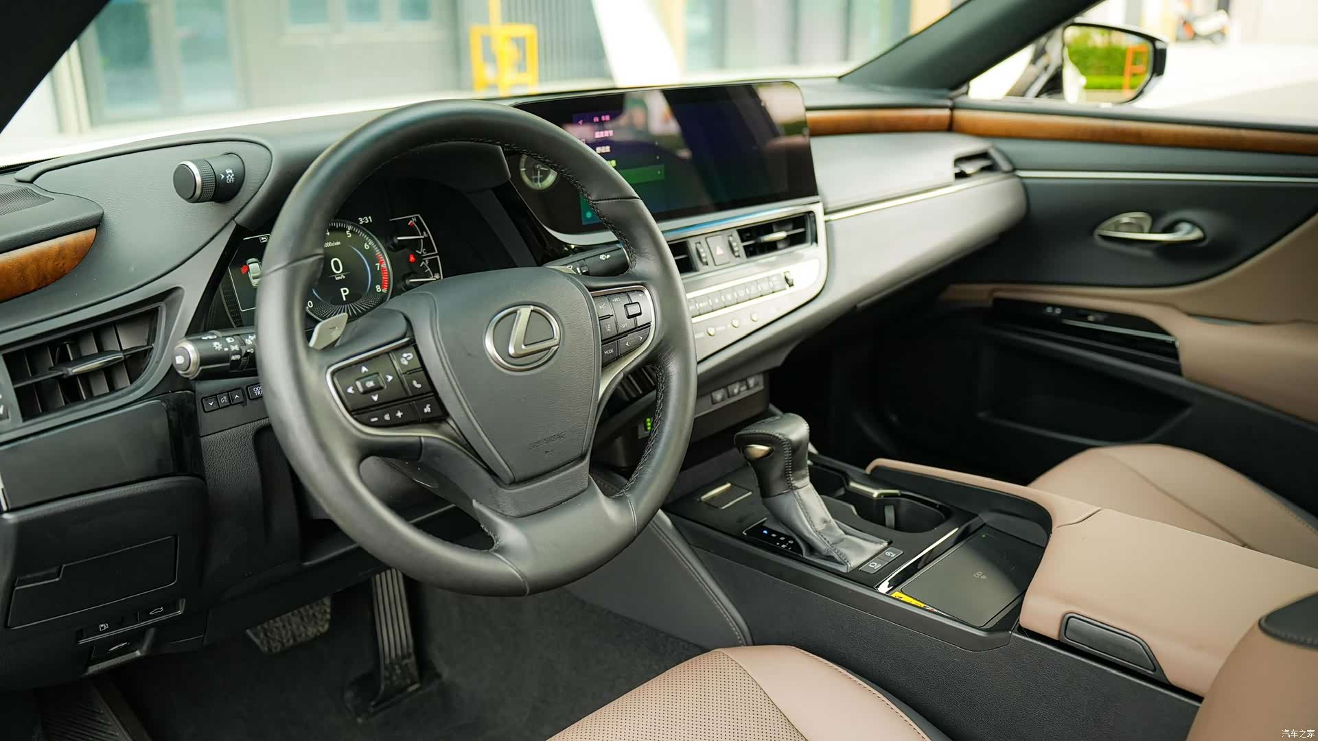 Lexus ES, 2024 9