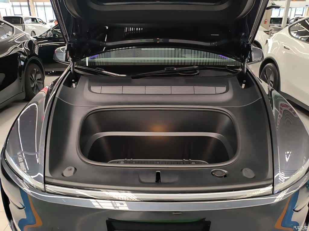Tesla Model Y, 2025 20