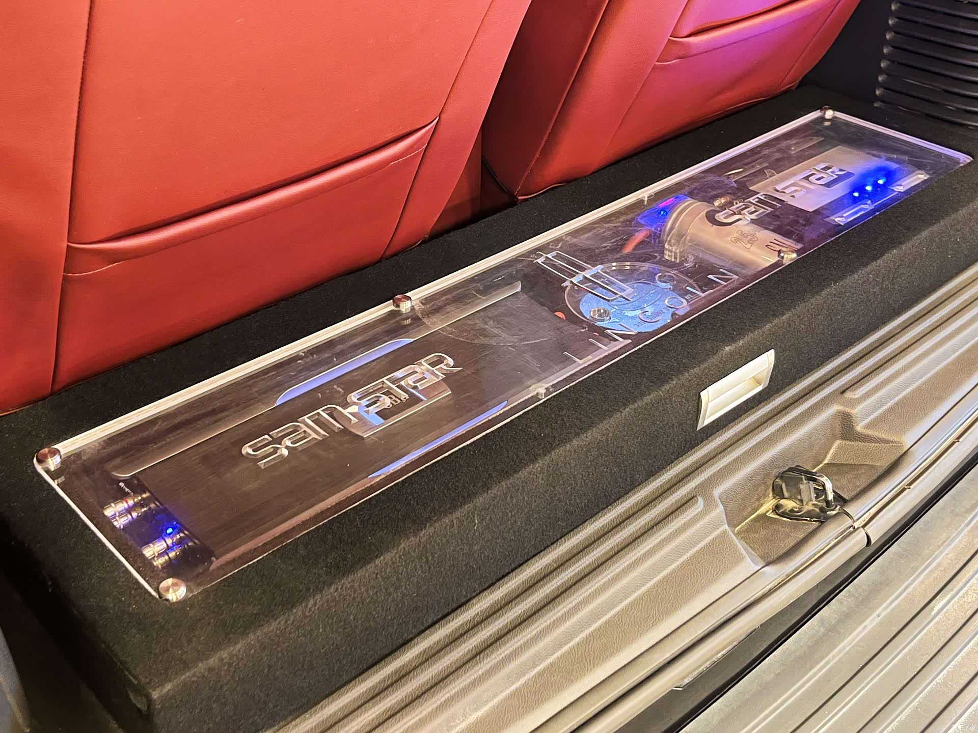 Lincoln Navigator, 2011 21