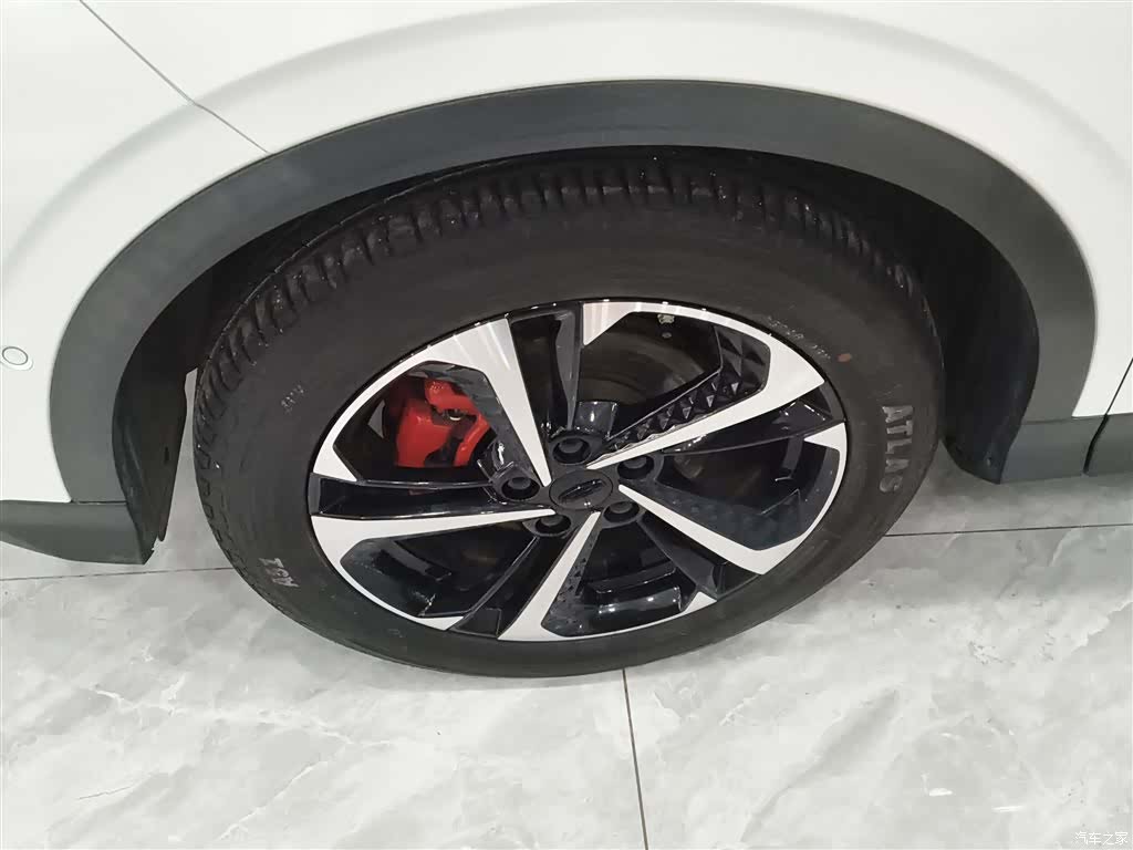 Geely Coolray, 2023 25