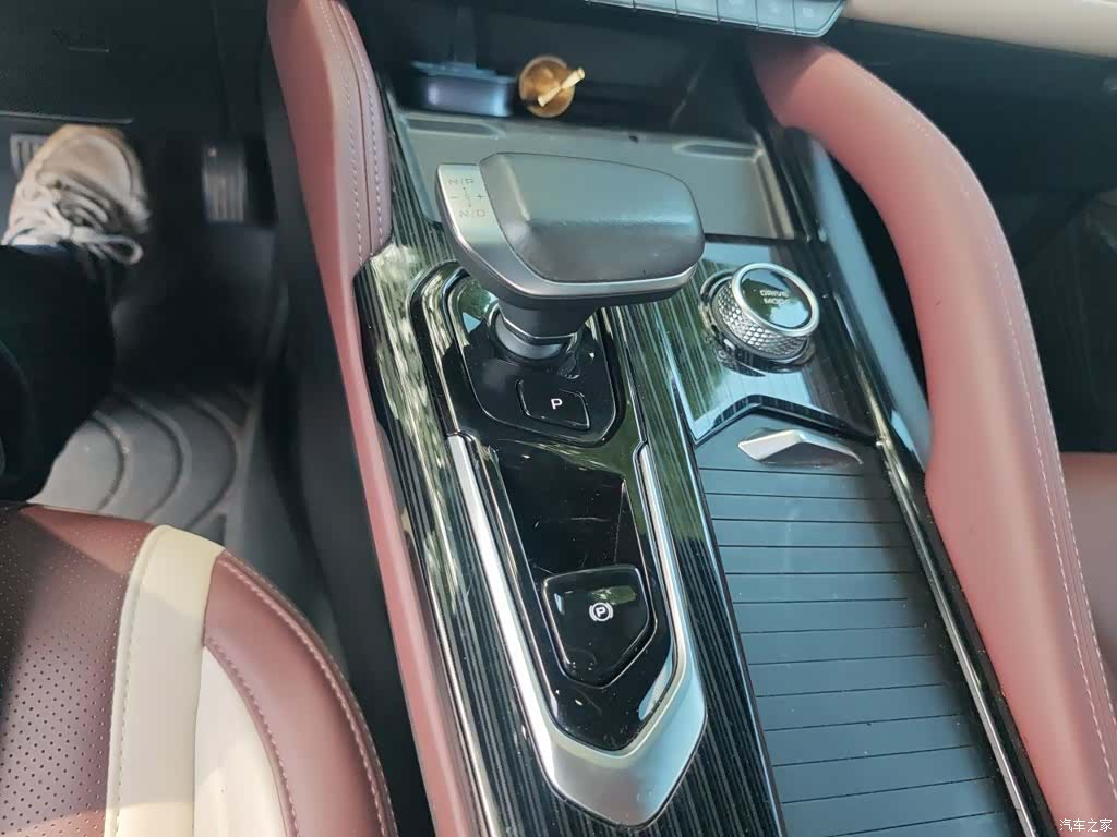 Geely Xingyue L, 2022 7