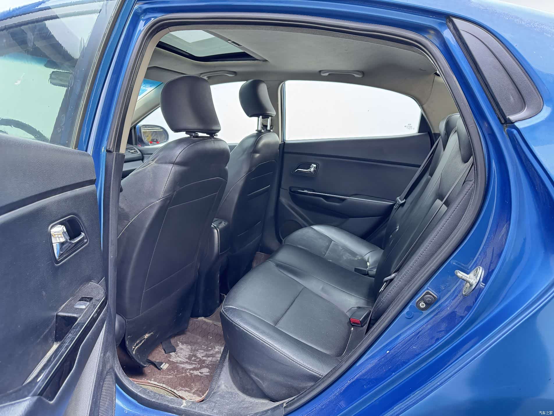 Kia K2, 2014 8