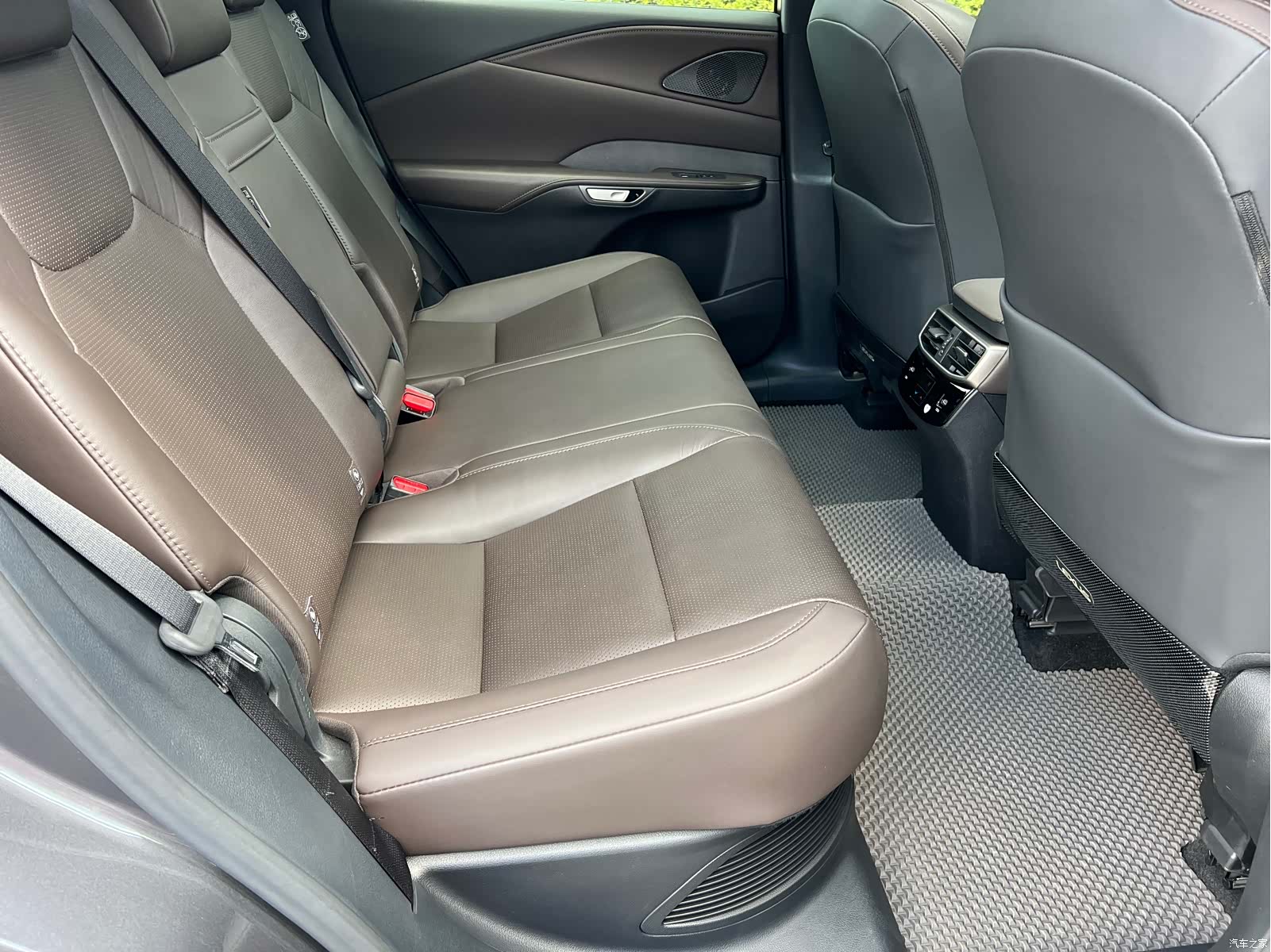 Lexus RX, 2023 13