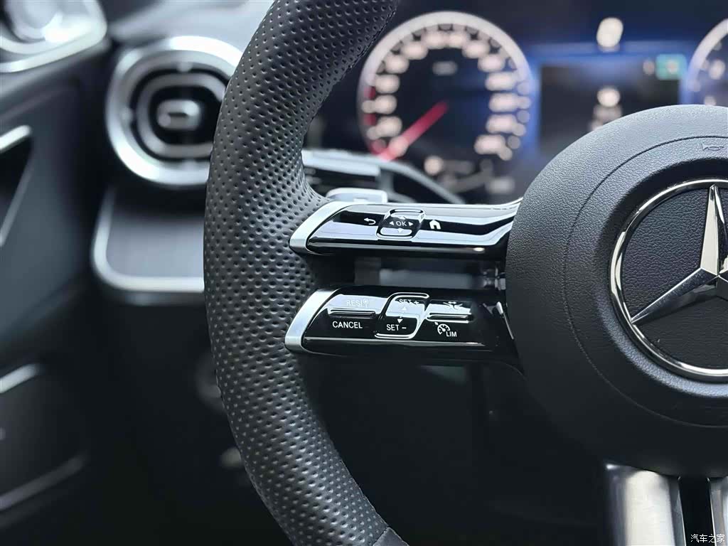 Mercedes-Benz C-Class, 2023 23