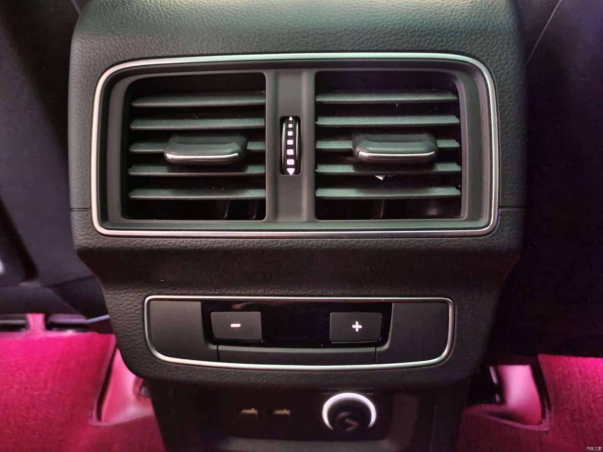 Audi Q5L, 2022 14