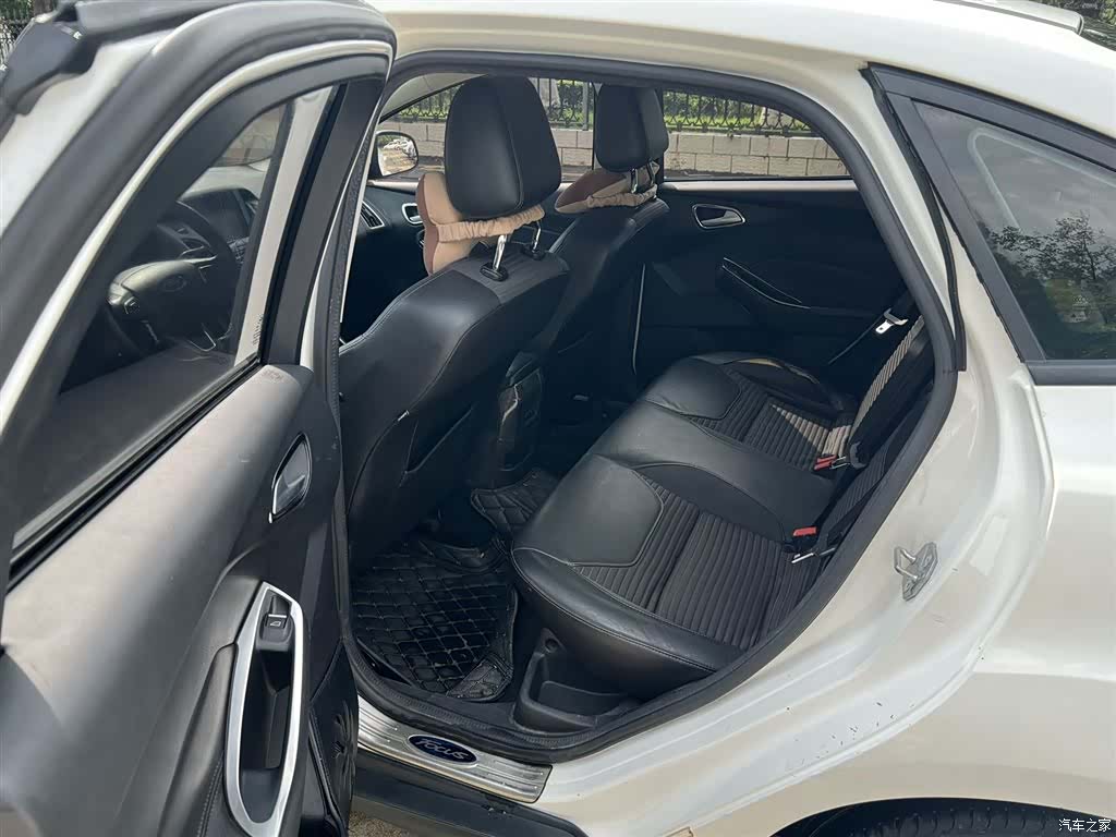 Ford Focus, 2015 6
