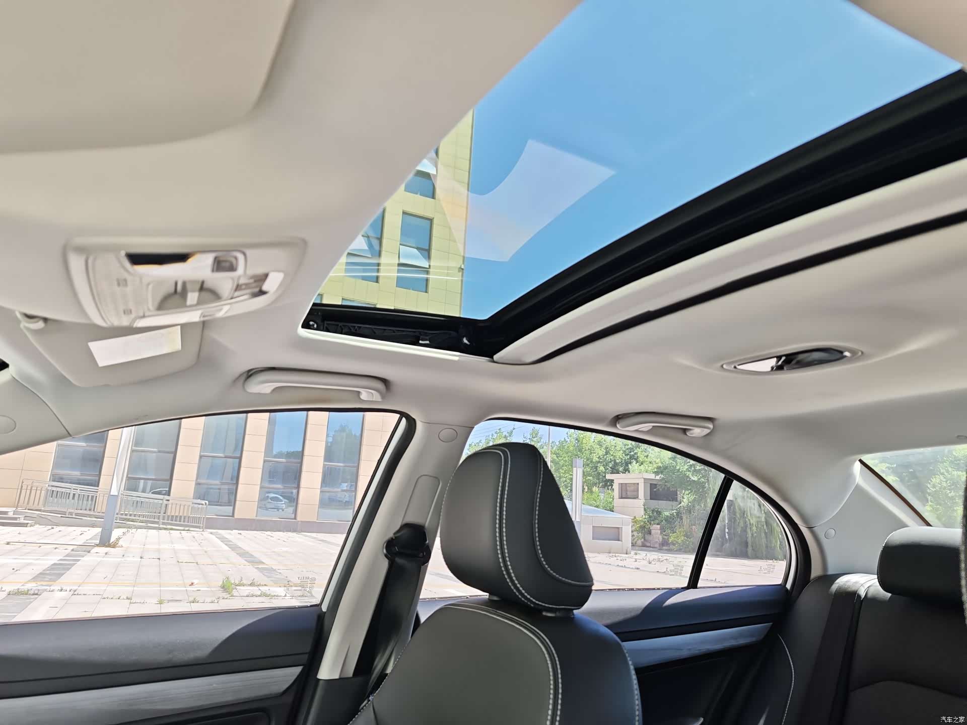 Geely Emgrand, 2021 14