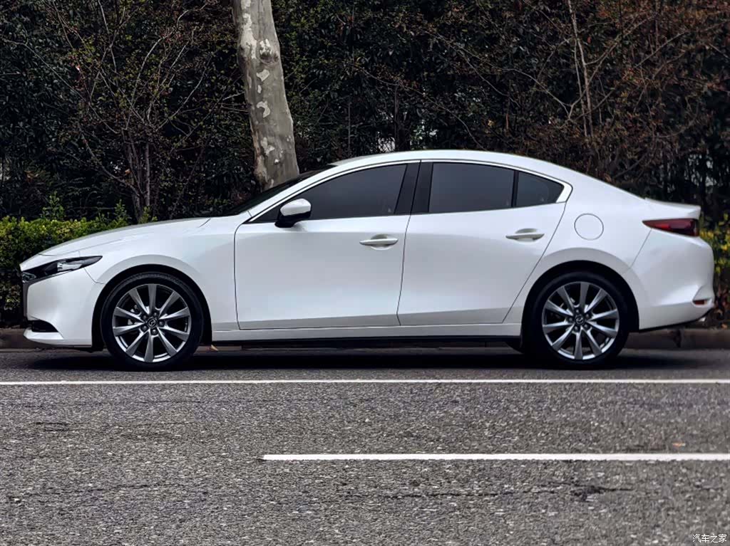 Mazda Mazda3, 2023 16
