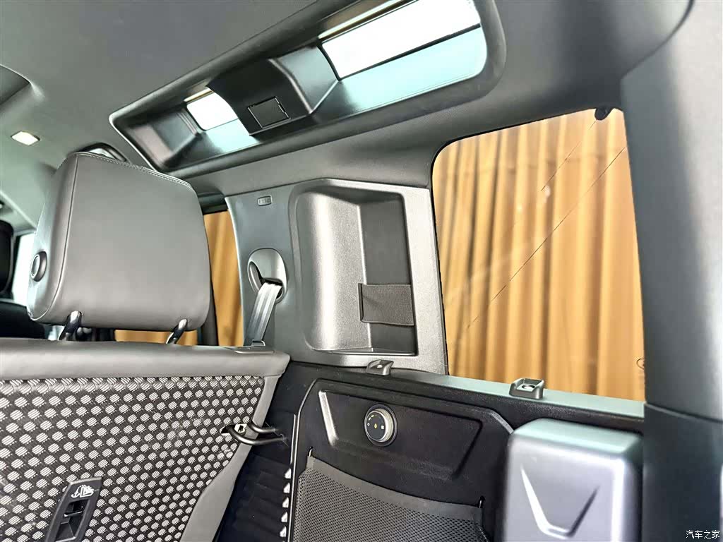 Land Rover Defender, 2024 19