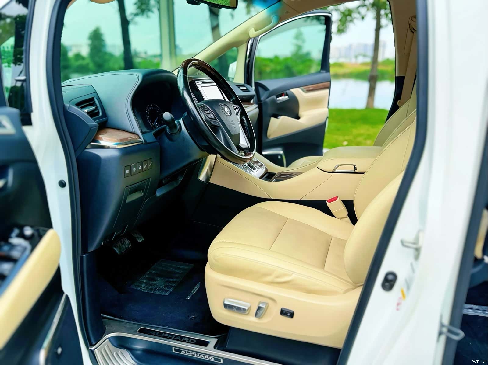 Toyota Alphard, 2017 6