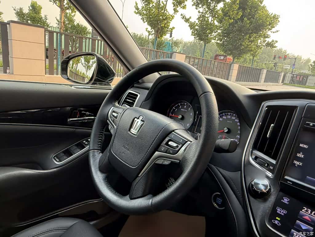 Toyota Crown, 2018 16