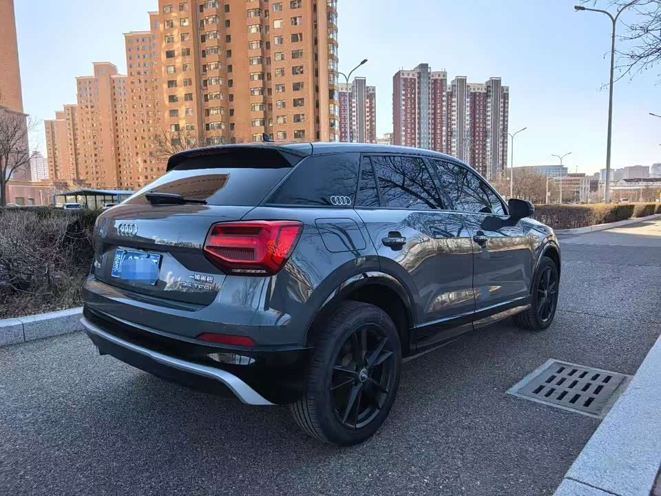 Audi Q2L