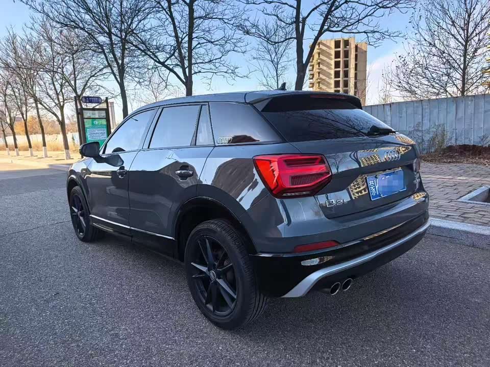 Audi Q2L